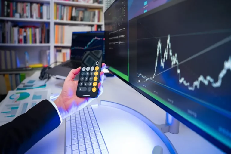 INTC Stock: Intel Price Drivers and Market Outlook